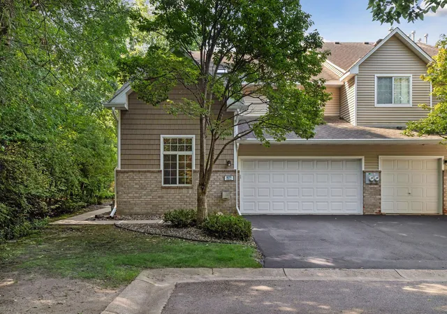 28th image of 8271 Kimball Dr, Eden Prairie, MN 55347 | MLS# 7120593