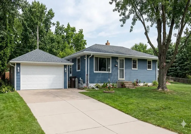 Photo 1 of Sale Pending at 6132 Edgewood Ave, Saint Paul, MN 55125 | MLS# 7120614 | Listing updated on 2026-09-01
