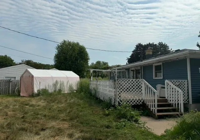 Photo 3 of Sale Pending at 6132 Edgewood Ave, Saint Paul, MN 55125 | MLS# 7120614 | Listing updated on 2026-09-01