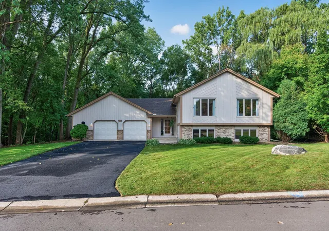 Photo 3 of Single family home for sale at 7390 130th Street W, Saint Paul, MN 55124 | MLS# 7120619 | Listing updated on 2026-08-27