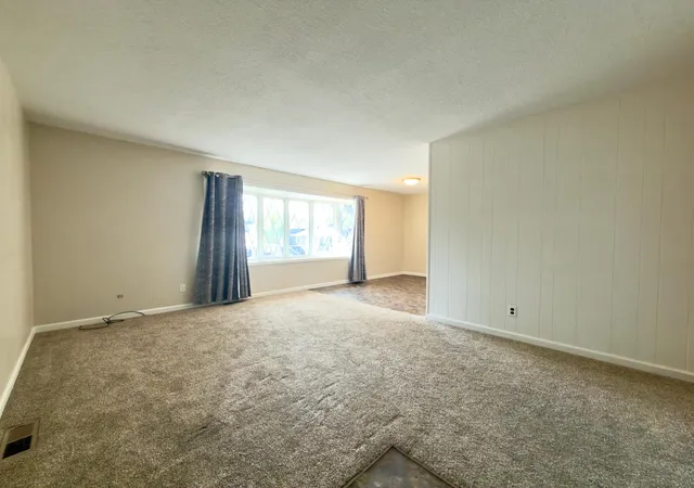 Photo 3 of Single family home for sale at 243 Winifred St E, Saint Paul, MN 55107 | MLS# 7120641 | Listing updated on 2026-10-12