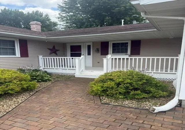 Photo 2 of Sale Pending at 1717 Canary Dr, Albert Lea, MN 56007 | MLS# 7120655 | Listing updated on 2026-08-28