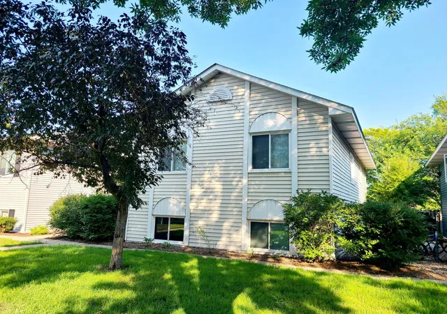 Photo 2 of Multi family home for sale at 808 9th Avenue Se, Minneapolis, MN 55414 | MLS# 7120659 | Listing updated on 2026-08-31