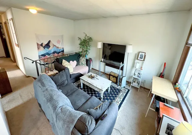 Listing Photo 4 - Condo for sale in building located at 808 9th Ave SE, Minneapolis, MN 55414