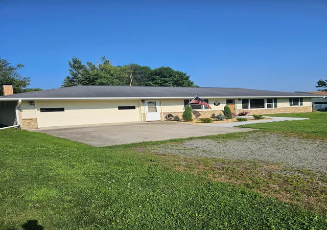 Photo 1 of Sale Pending at 126 Elm Dr, Warroad, MN 56763 | MLS# 7120676 | Listing updated on 2026-08-14