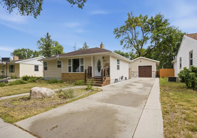 2nd image of 2013 7th St N, Fargo, ND 58102 | MLS# 7120685