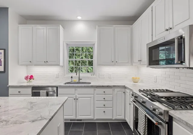 3rd image of 2710 Itasca Ave S, Lakeland, MN 55043 | MLS# 7120722