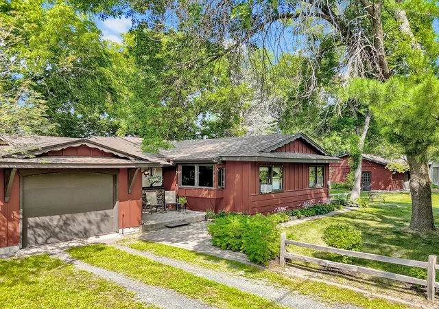 2nd image of 27640 Millicent Ln, Chisago City, MN 55013 | MLS# 7120768