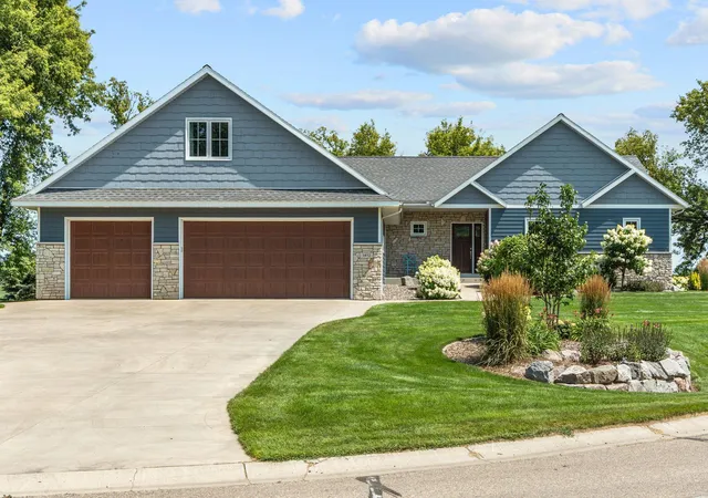 Photo 1 of Single family home for sale at 1412 Fairacre Ln Sw, Willmar, MN 56201 | MLS# 7120773 | Listing updated on 2026-08-27