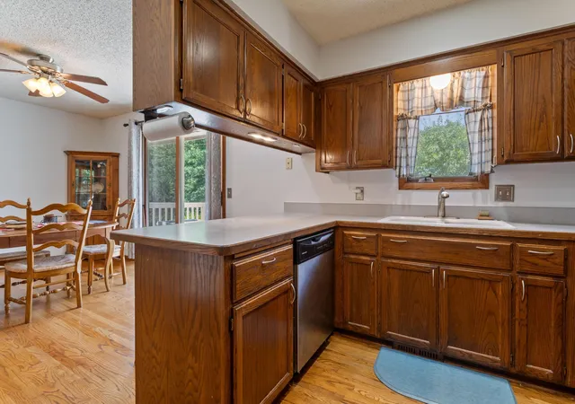 4th image of 4263 Sun Cliff Rd, Saint Paul, MN 55122 | MLS# 7120781