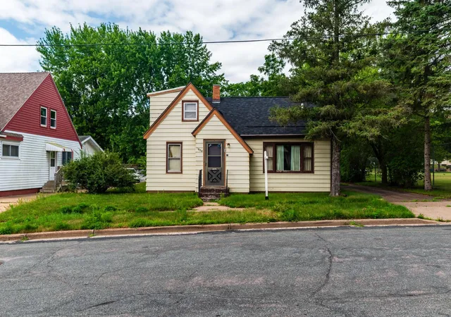 26th image of 1520 9th St, Eau Claire, WI 54703 | MLS# 7120797