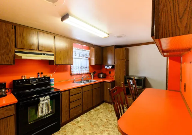 image of 1520 9th St, Eau Claire, WI 54703 | MLS# 7120797