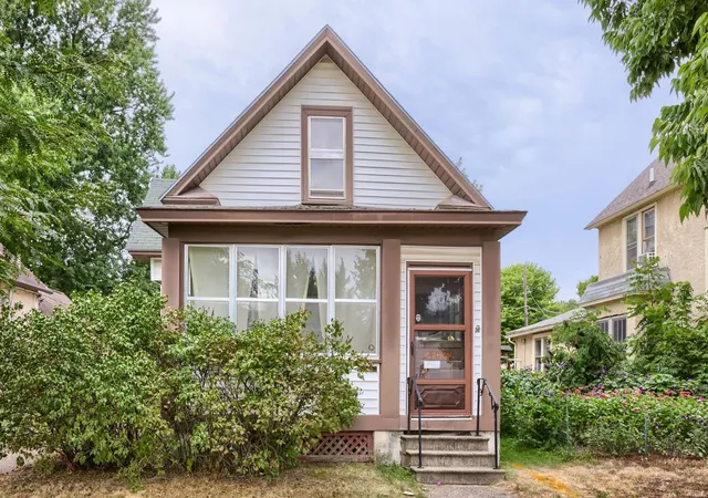 1st image of 409 View St, Saint Paul, MN 55102 | MLS# 7120801