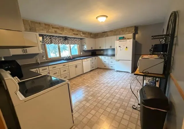 Photo 3 of Single family home for sale at 501 Grove Ave, Montevideo, MN 56265 | MLS# 7120805 | Listing updated on 2026-08-07