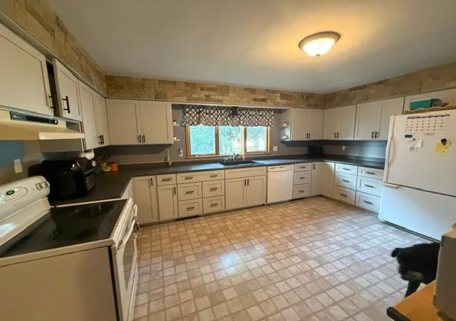 Photo 4 of Single family home for sale at 501 Grove Ave, Montevideo, MN 56265 | MLS# 7120805 | Listing updated on 2026-08-07