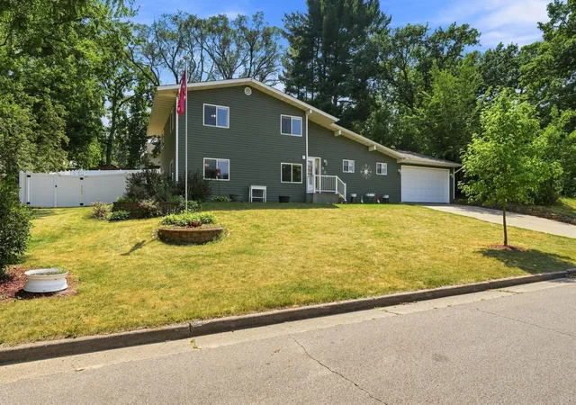 1st image of 330 W Park St, River Falls, WI 54022 | MLS# 7120831