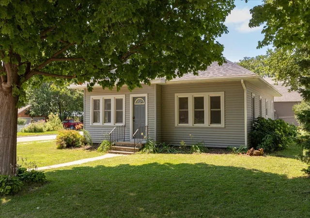 Photo 2 of Sale Pending at 301 N Mantorville Ave, Kasson, MN 55944 | MLS# 7120837 | Listing updated on 2026-09-01