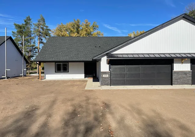 Photo 1 of Townhouse for sale at 906 S 5th Street, Princeton, MN 55371 | MLS# 7120859 | Listing updated on 2026-10-21