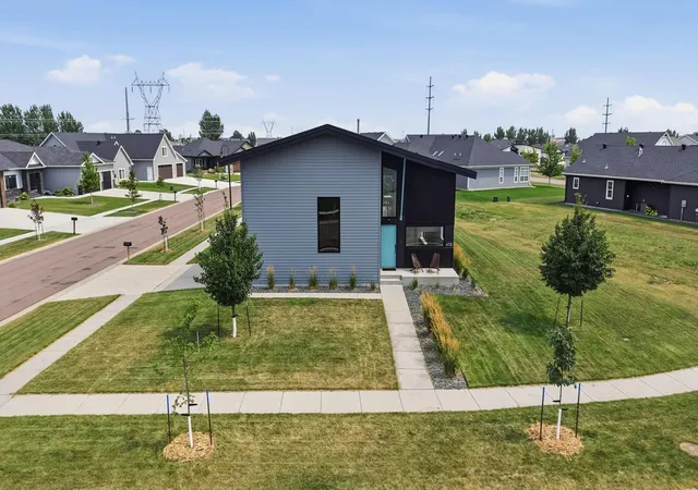 Photo 2 of Single family home for sale at 4718 Foxtail Ln S, Fargo, ND 58104 | MLS# 7120965 | Listing updated on 2026-10-08