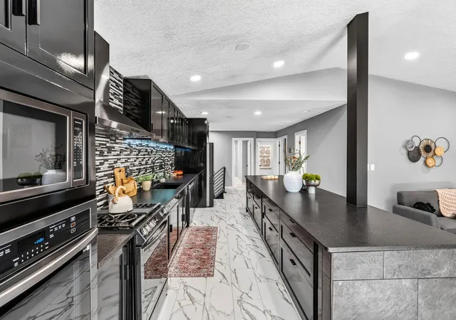 image of 6374 Dawn Wy, Inver Grove Heights, MN 55076 | MLS# 7120973