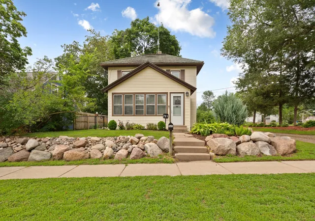 2nd image of 721 1st St N, Waterville, MN 56096 | MLS# 7120977