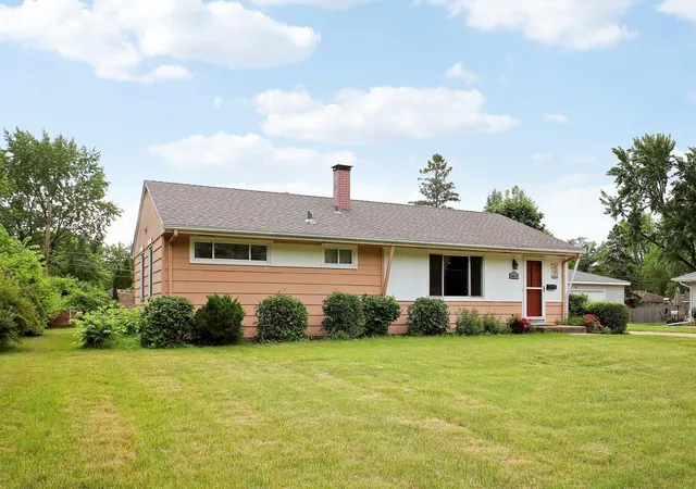Photo 3 of Sale Pending at 10519 Thomas Ave S, Minneapolis, MN 55431 | MLS# 7121002 | Listing updated on 2026-08-26