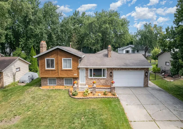 1st image of 1935 Timber Wolf Trl S, Saint Paul, MN 55122 | MLS# 7121013