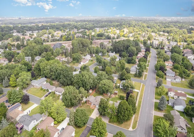 31st image of 1935 Timber Wolf Trl S, Saint Paul, MN 55122 | MLS# 7121013