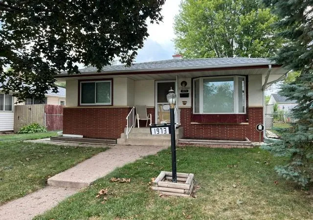 Photo 1 of Sale Pending at 1973 Maryland Ave E, Saint Paul, MN 55119 | MLS# 7121028 | Listing updated on 2026-10-23