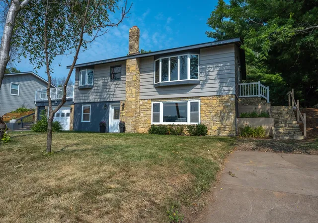 4th image of 1026 S Starr Ave, New Richmond, WI 54017 | MLS# 7121029
