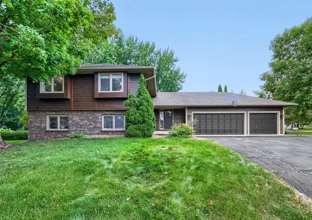1st image of 5611 Maves Trl Se, Prior Lake, MN 55372 | MLS# 7121032