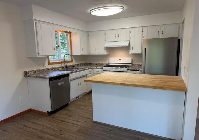 Photo 2 of Sale Pending at 112 Mcgregor Ave N, Saint Paul, MN 55115 | MLS# 7121041 | Listing updated on 2026-08-11