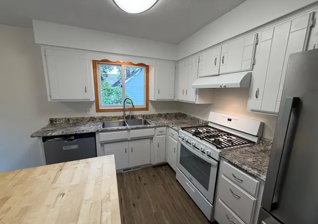 Photo 3 of Sale Pending at 112 Mcgregor Ave N, Saint Paul, MN 55115 | MLS# 7121041 | Listing updated on 2026-08-11