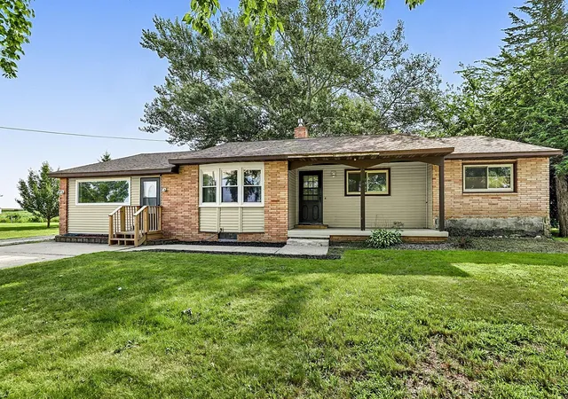 1st image of 2292 Hennepin Ave N, Glencoe, MN 55336 | MLS# 7121042