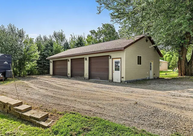 2nd image of 2292 Hennepin Ave N, Glencoe, MN 55336 | MLS# 7121042