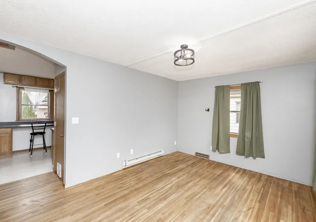 2nd image of 1542 13 1/2 St S, Fargo, ND 58103 | MLS# 7121057