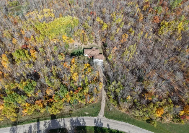 Photo 2 of Single family home for sale at 18400 Shorewood Ct Nw, Bemidji, MN 56601 | MLS# 7121063 | Listing updated on 2026-10-21