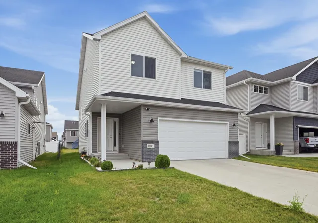Photo 2 of Single family home for sale at 6604 28th Street S, Fargo, ND 58104 | MLS# 7121068 | Listing updated on 2026-10-06