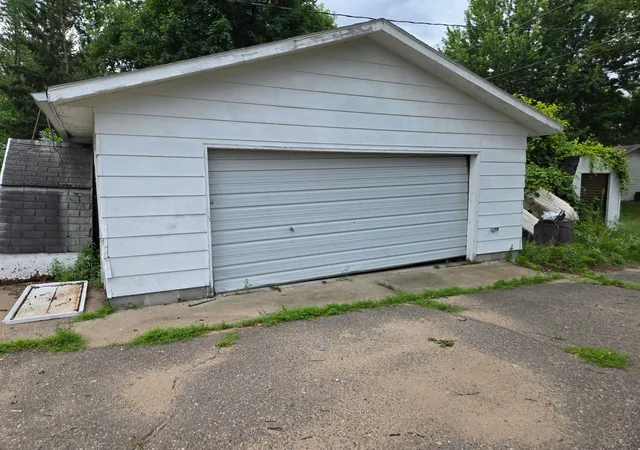 2nd image of 1007 7th St Ne, Little Falls, MN 56345 | MLS# 7121069