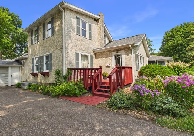 3rd image of 1887 Malvern St, Saint Paul, MN 55113 | MLS# 7121080