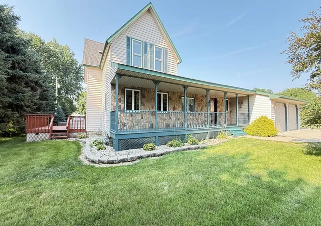 Photo 1 of Single family home for sale at 237 E Dahlstrom Ave, Appleton, MN 56208 | MLS# 7121086 | Listing updated on 2026-08-05
