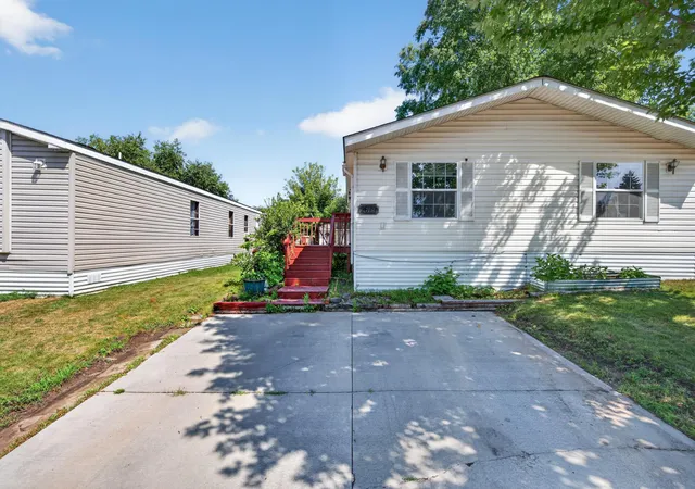 2nd image of 2679 Ryan Dr, Saint Paul, MN 55119 | MLS# 7121091