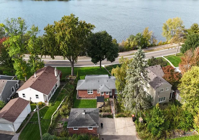 Photo 2 of Single family home for sale at 1736 E Shore Dr, Saint Paul, MN 55109 | MLS# 7121092 | Listing updated on 2026-10-08
