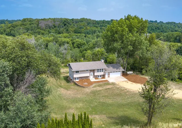 2nd image of 978 70th Ave, Roberts, WI 54023 | MLS# 7121094
