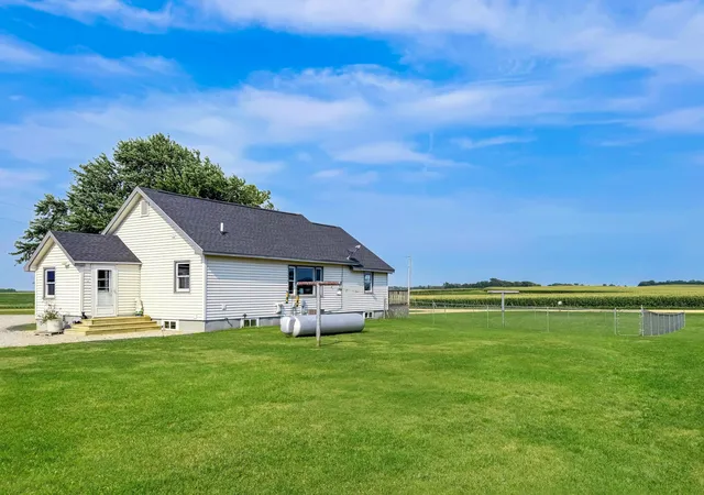 Photo 3 of Sale Pending at 2171 30th Avenue, Ruthton, MN 56170 | MLS# 7121104 | Listing updated on 2026-08-20