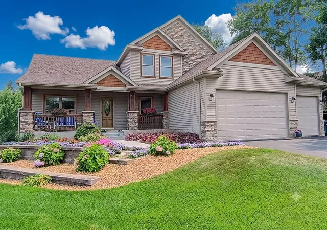 1st image of 600 Topaz Ln, Hudson, WI 54016 | MLS# 7121111