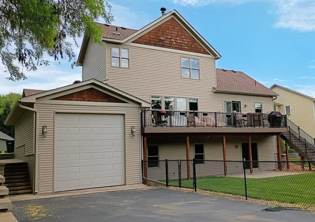 2nd image of 600 Topaz Ln, Hudson, WI 54016 | MLS# 7121111
