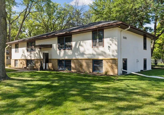 2nd image of 5101 56th Ave N, Minneapolis, MN 55429 | MLS# 7121121