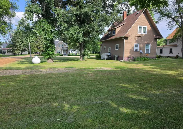 Photo 3 of Single family home for sale at 547 Grant St, Wendell, MN 56590 | MLS# 7121125 | Listing updated on 2026-09-24