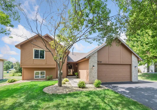 Photo 1 of Sale Pending at 8585 Chanhassen Hills Dr S, Chanhassen, MN 55317 | MLS# 7121137 | Listing updated on 2026-09-17